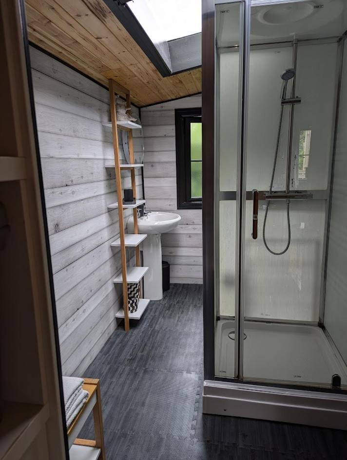 'Monktonmead Lodge' In Secluded Setting, With Private Indoor Pool. Райд Экстерьер фото
