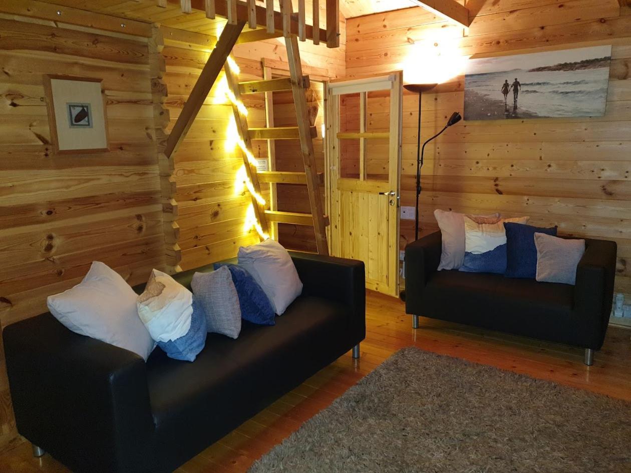 'Monktonmead Lodge' In Secluded Setting, With Private Indoor Pool. Райд Экстерьер фото