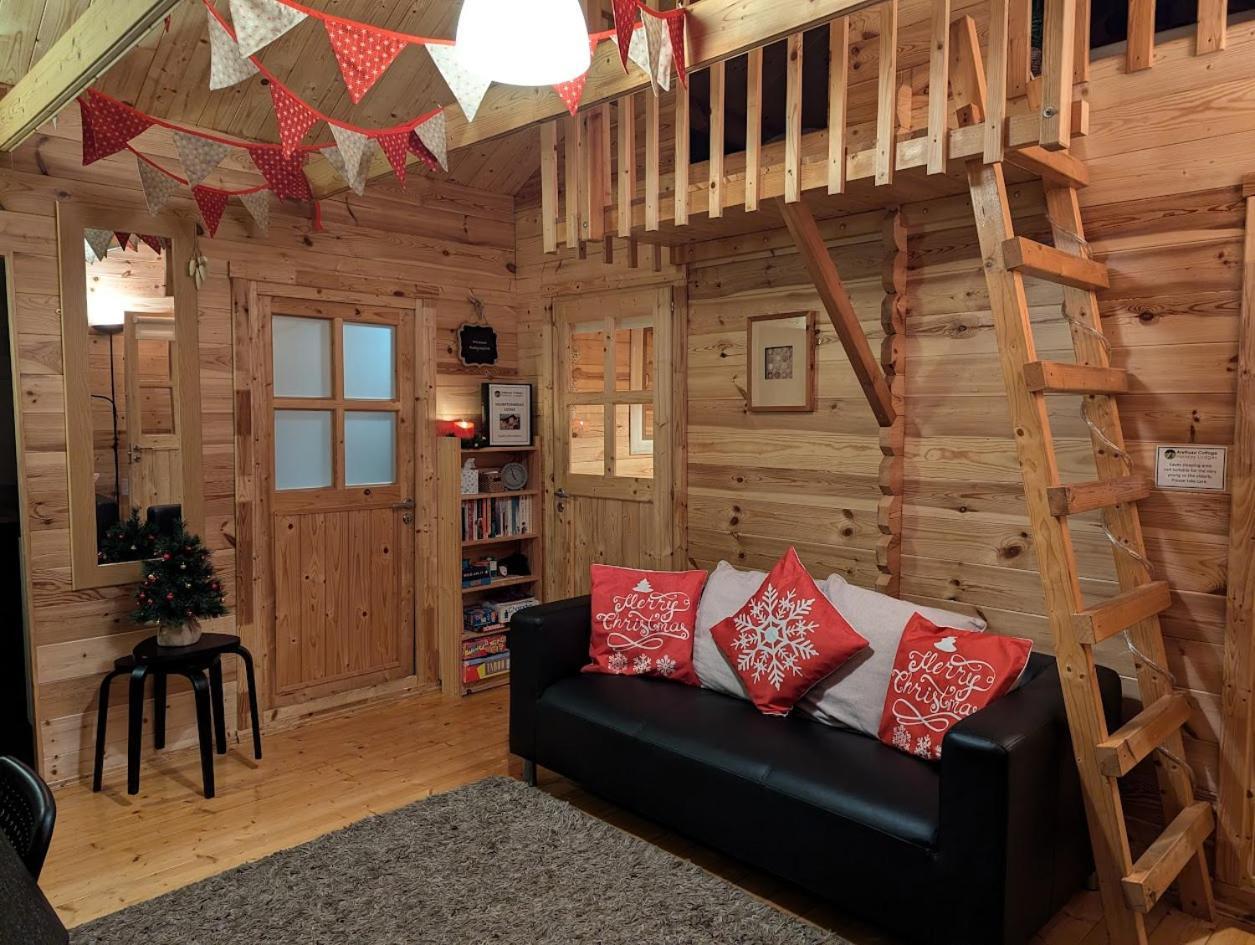 'Monktonmead Lodge' In Secluded Setting, With Private Indoor Pool. Райд Экстерьер фото